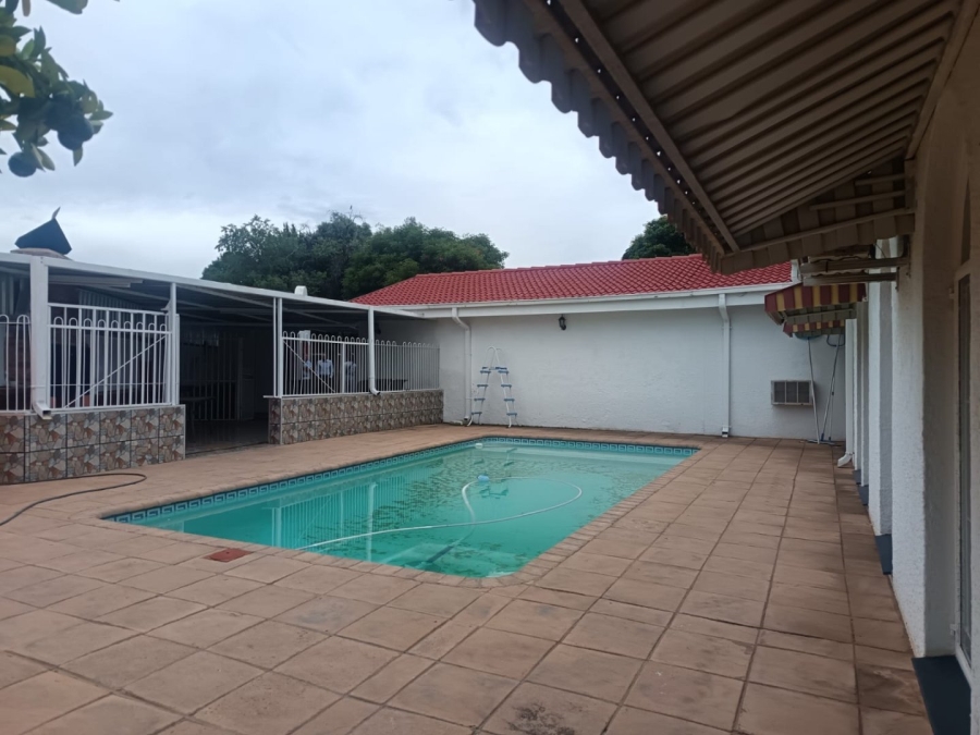 5 Bedroom Property for Sale in Royldene Northern Cape